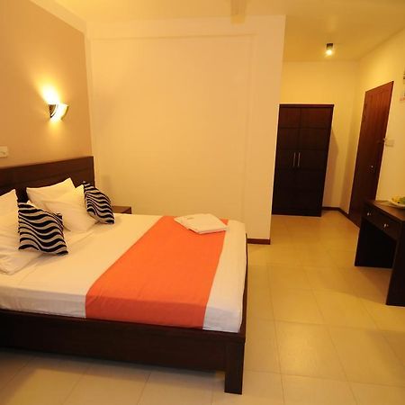 נגומבו Hotel Shanelo מראה חיצוני תמונה
