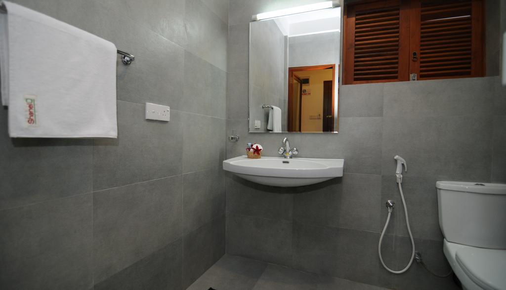 נגומבו Hotel Shanelo מראה חיצוני תמונה